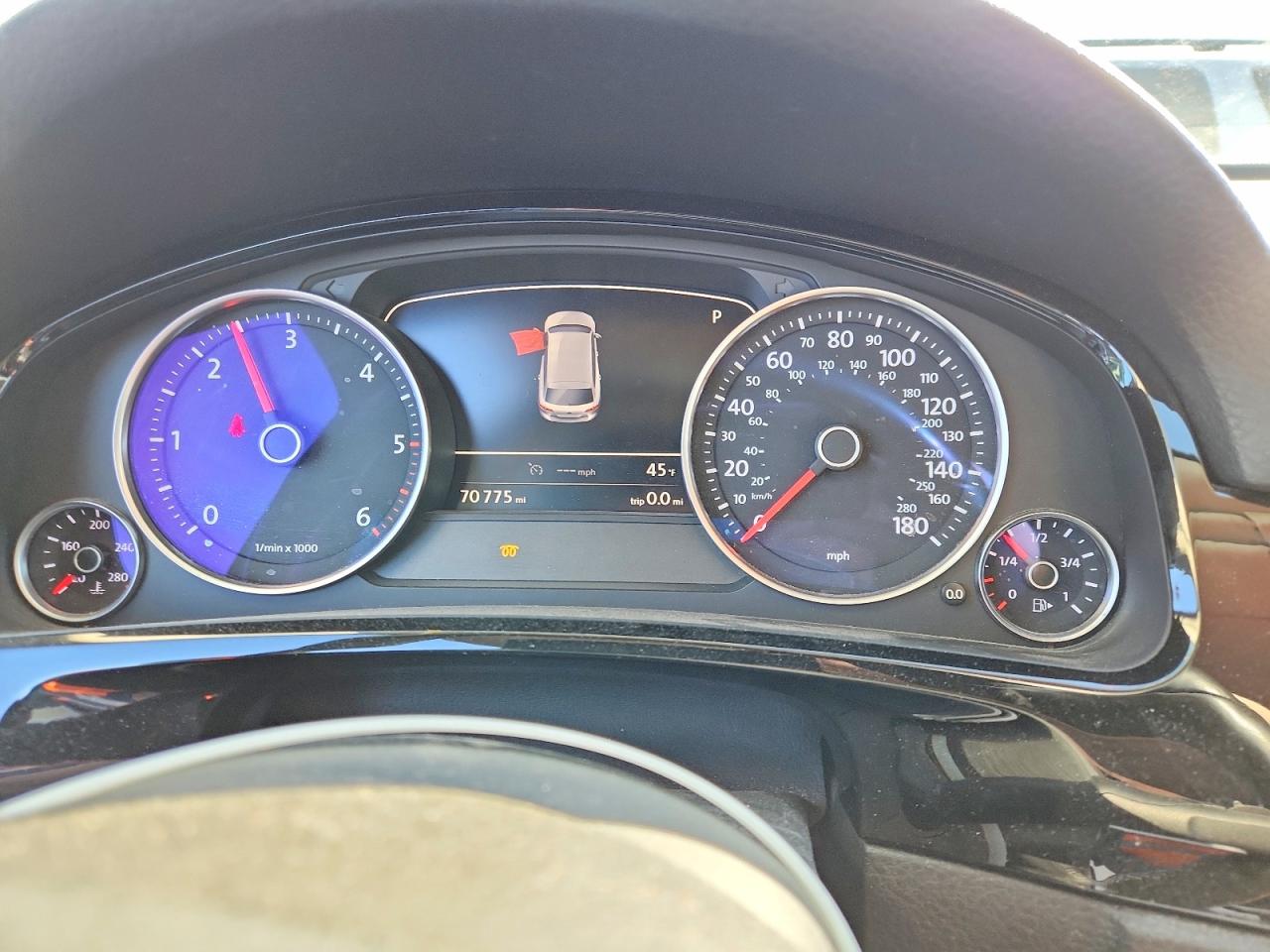 2016 VOLKSWAGEN TOUAREG TDI photo 9