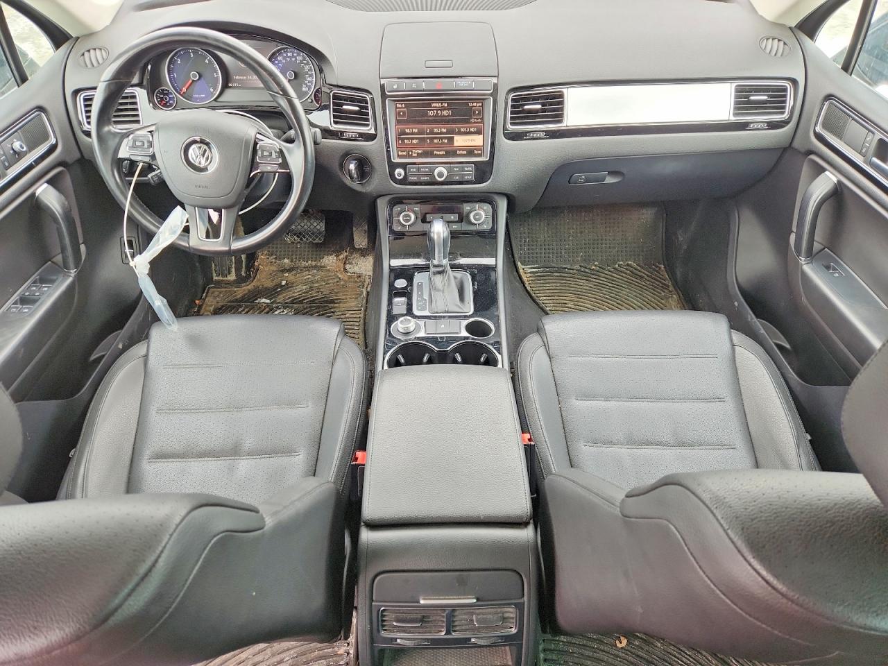 2016 VOLKSWAGEN TOUAREG TDI photo 8