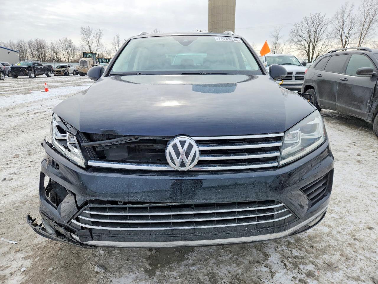 2016 VOLKSWAGEN TOUAREG TDI photo 5
