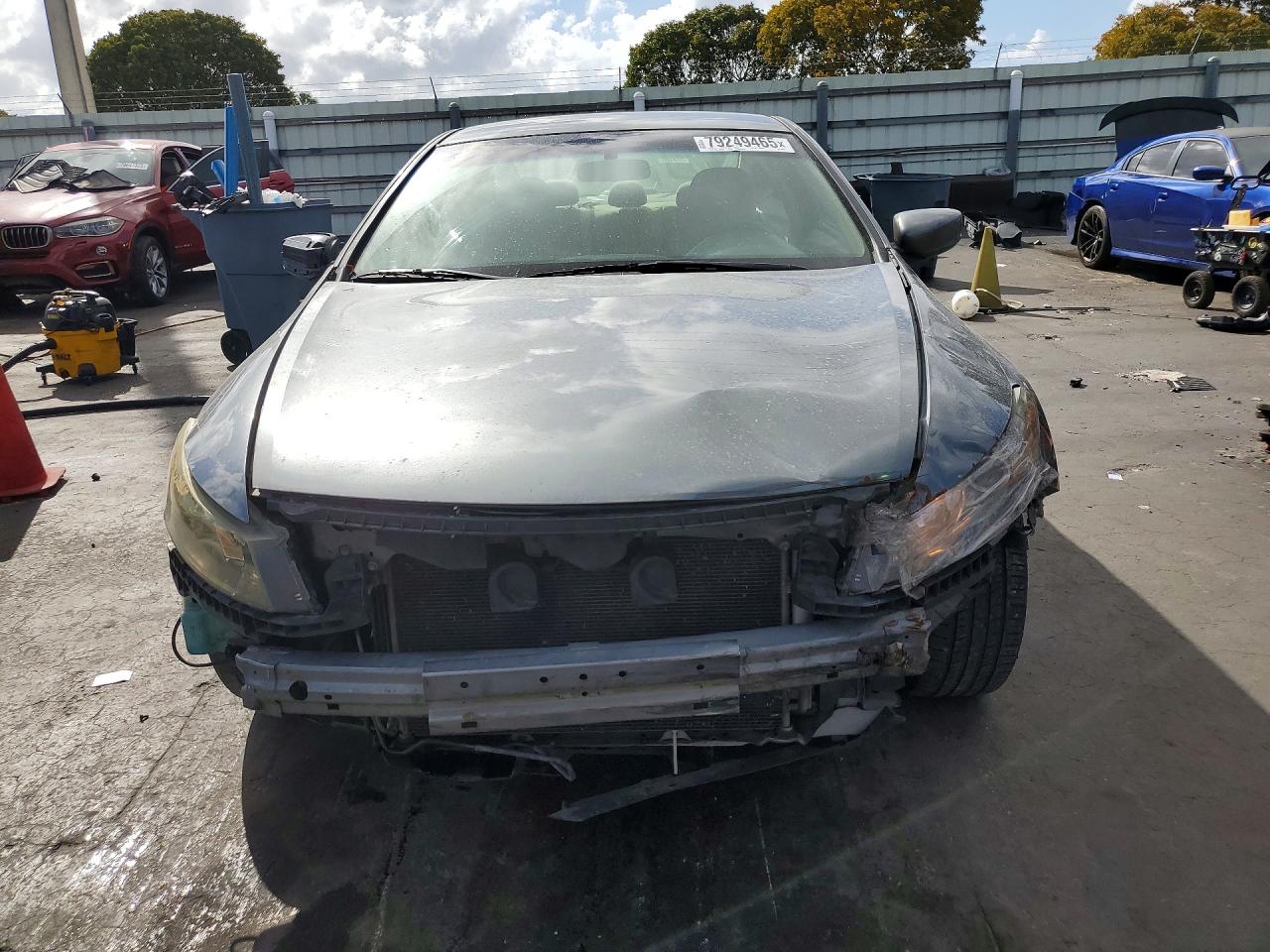 2010 HONDA ACCORD LX photo 9