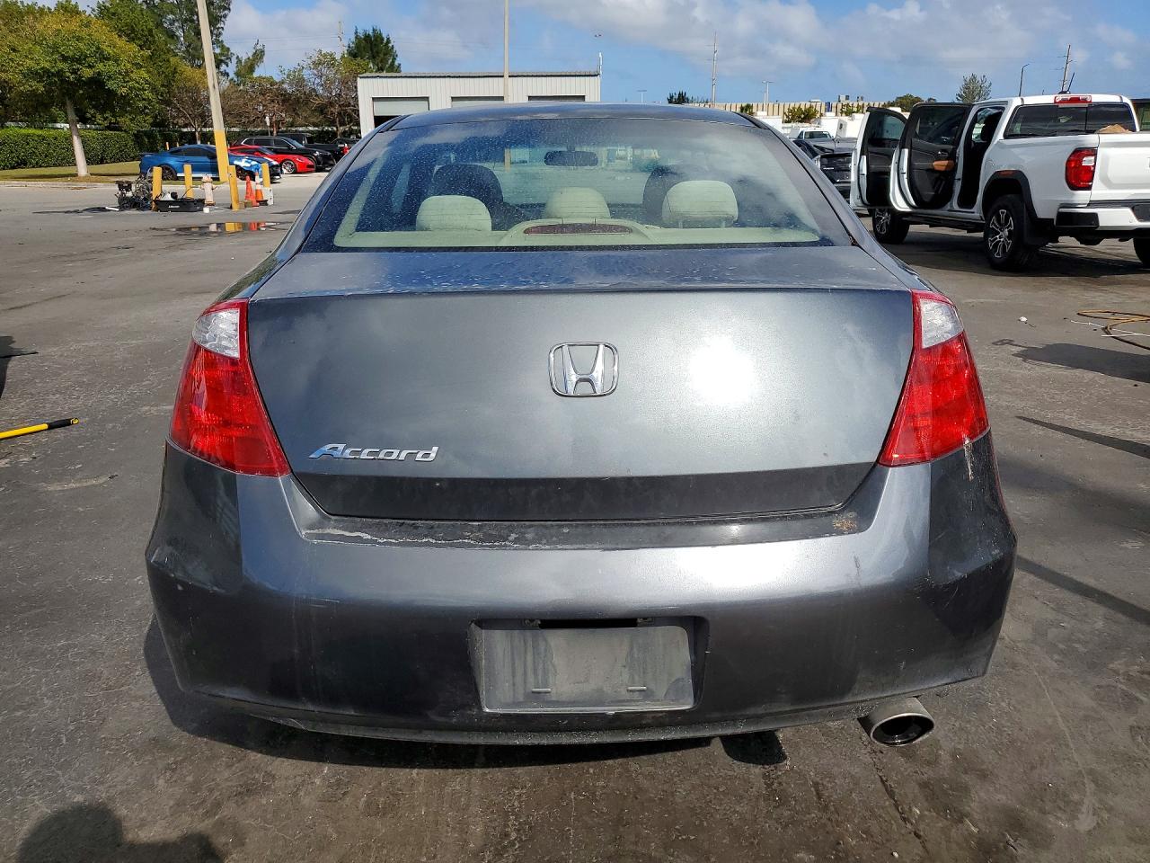 2010 HONDA ACCORD LX photo 11