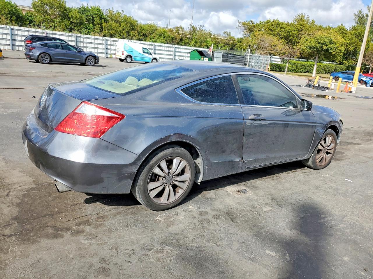 2010 HONDA ACCORD LX photo 5