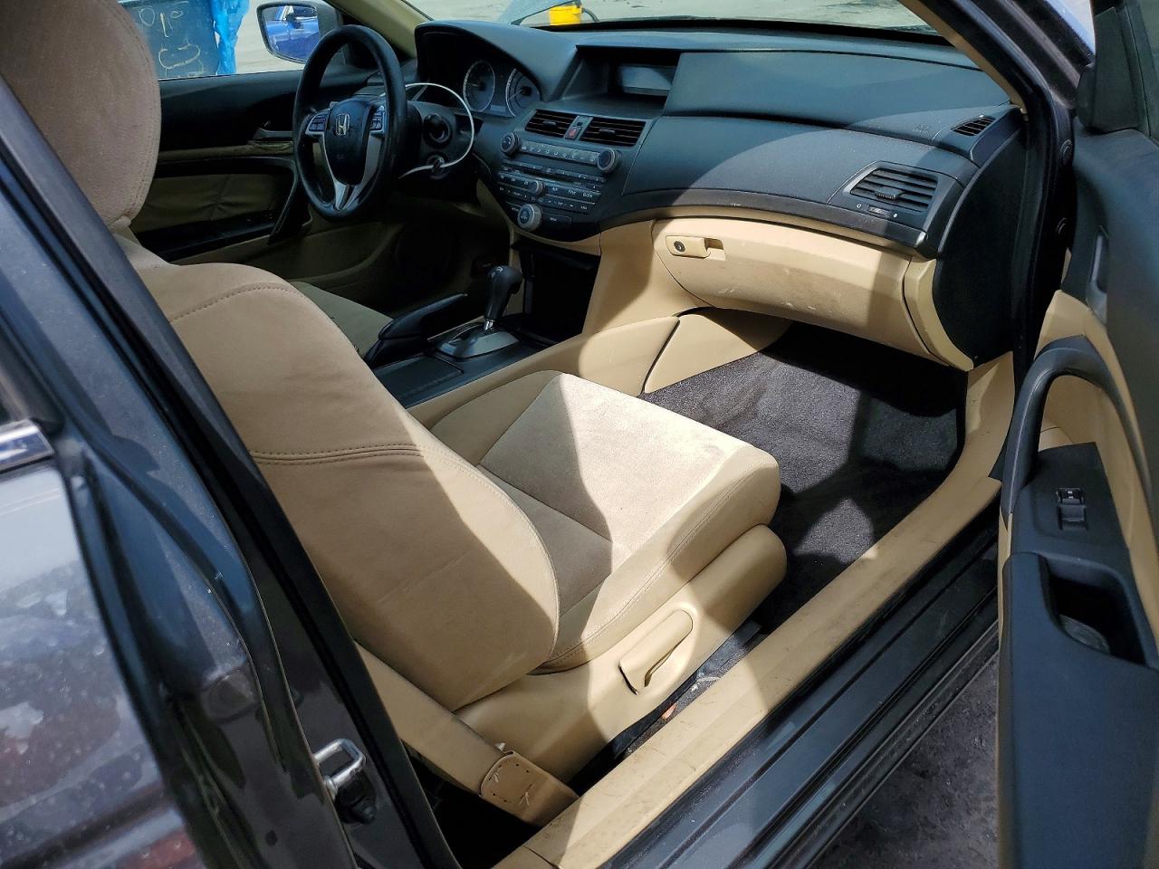 2010 HONDA ACCORD LX photo 15