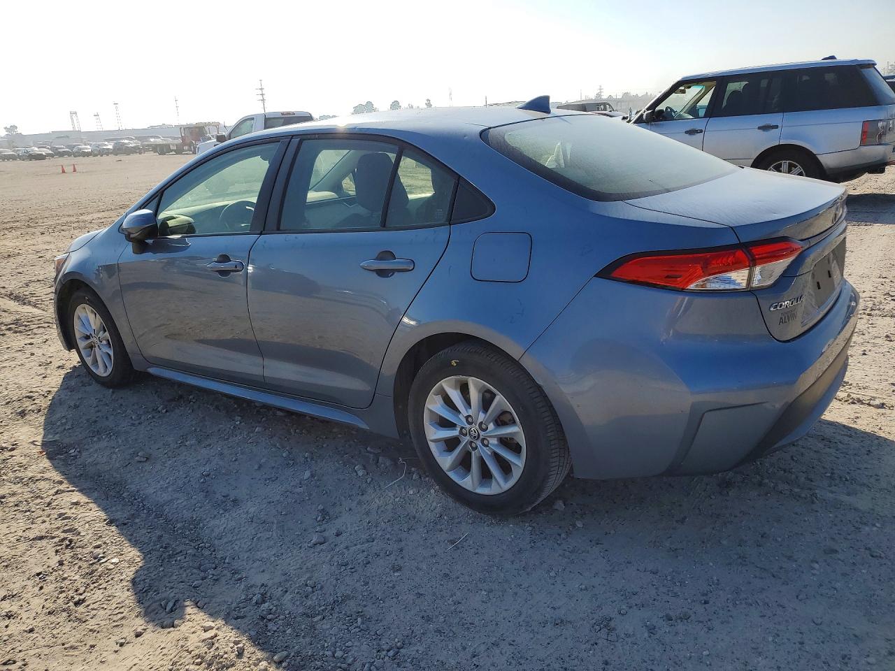2020 TOYOTA COROLLA LE photo 2
