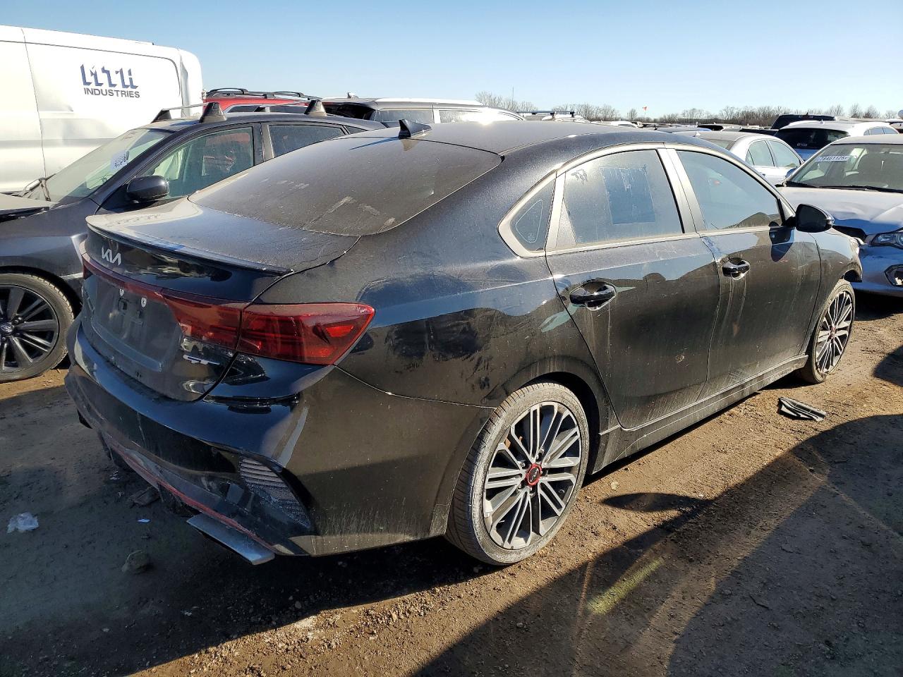 2024 KIA FORTE GT photo 3