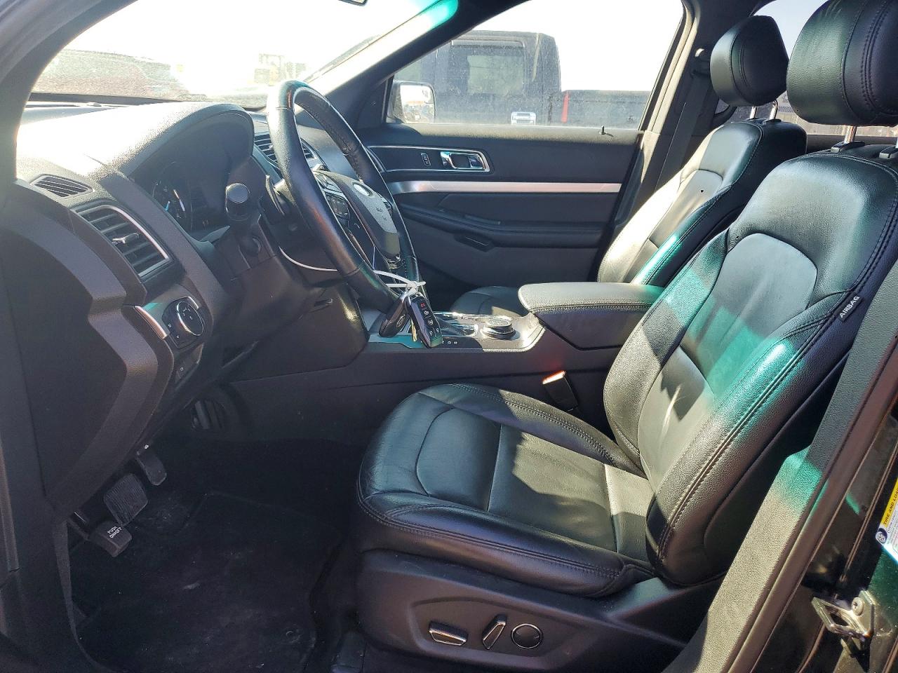 2017 FORD EXPLORER XLT photo 13