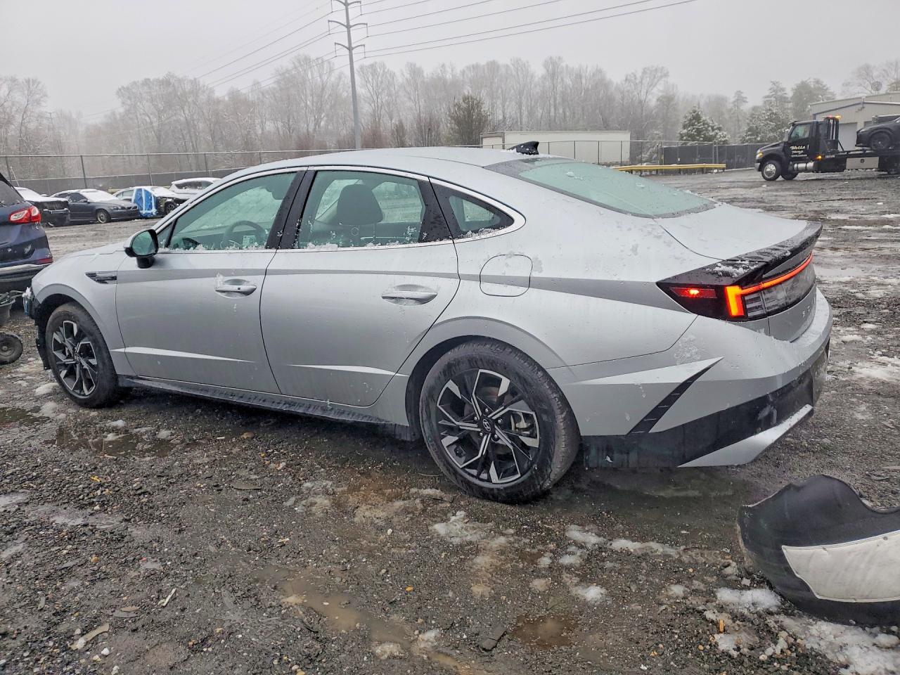 2025 HYUNDAI SONATA SEL photo 2