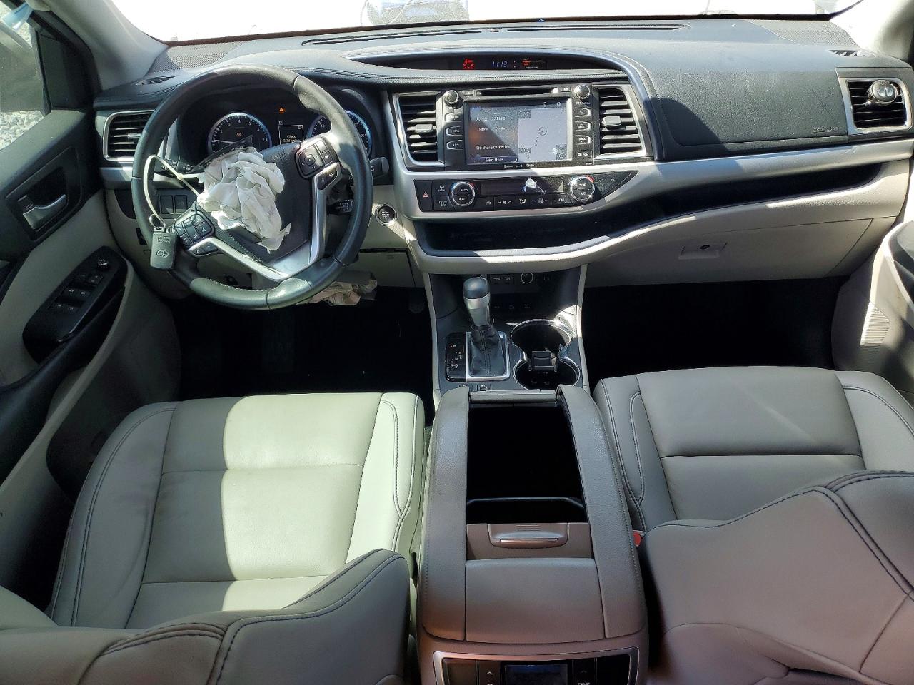 2019 TOYOTA HIGHLANDER XLE photo 22