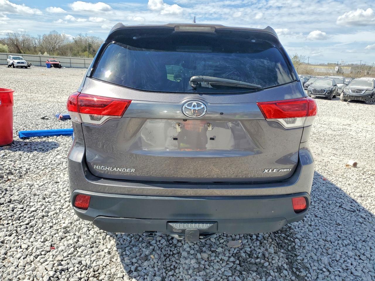 2019 TOYOTA HIGHLANDER XLE photo 16