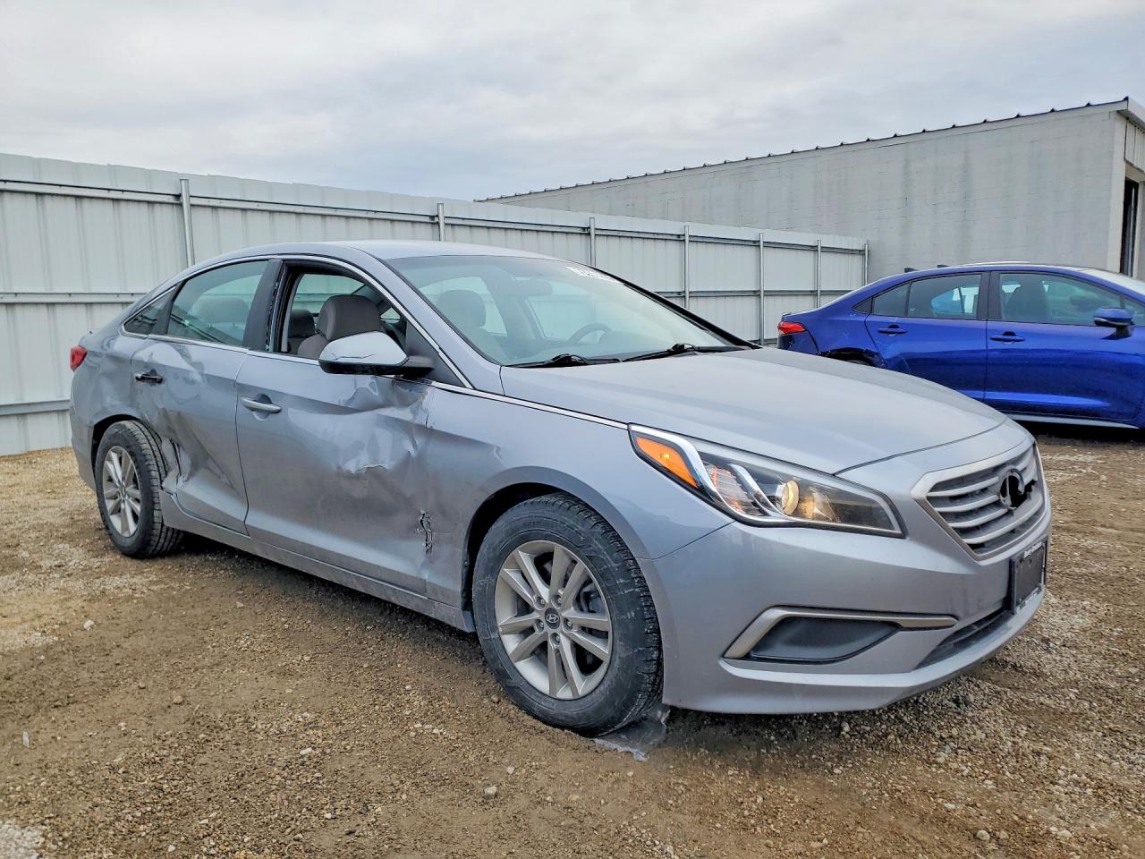 2017 HYUNDAI SONATA BASE photo 10