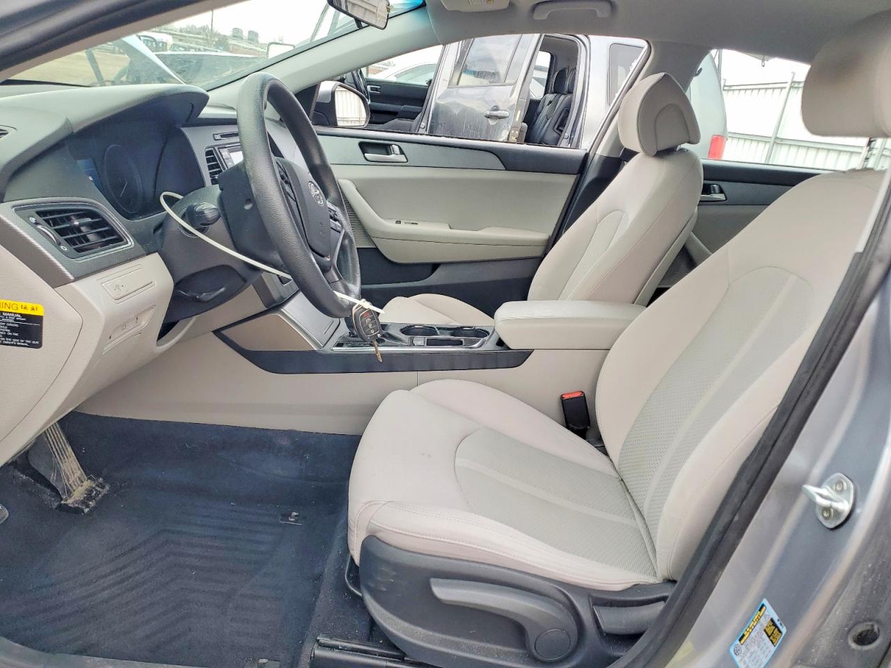 2017 HYUNDAI SONATA BASE photo 19