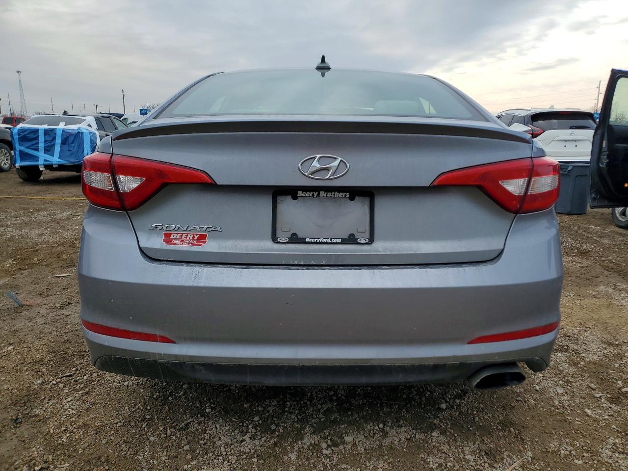 2017 HYUNDAI SONATA BASE photo 16