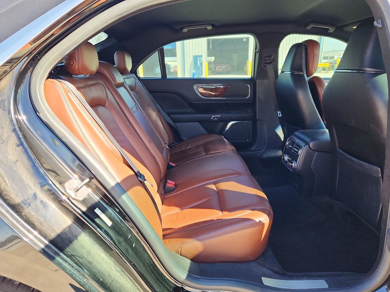 2017 LINCOLN CONTINENTAL RESERVE photo 10