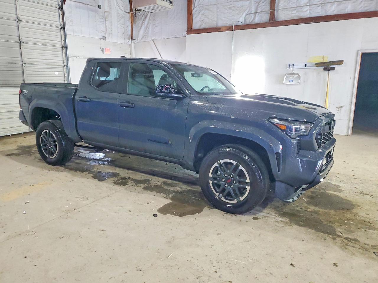 2025 TOYOTA TACOMA TRD SPORT photo 4