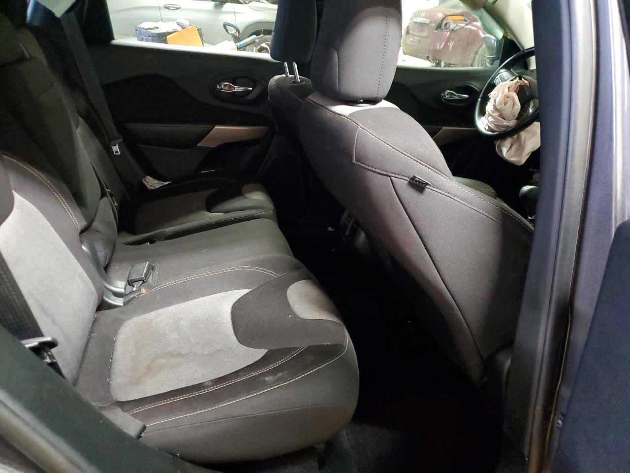 2018 JEEP CHEROKEE LATITUDE photo 11
