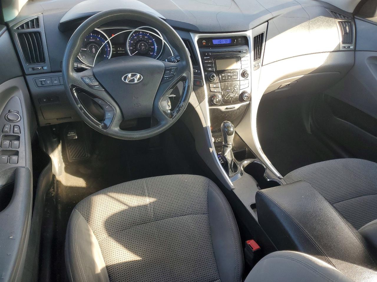 2012 HYUNDAI SONATA GLS photo 15