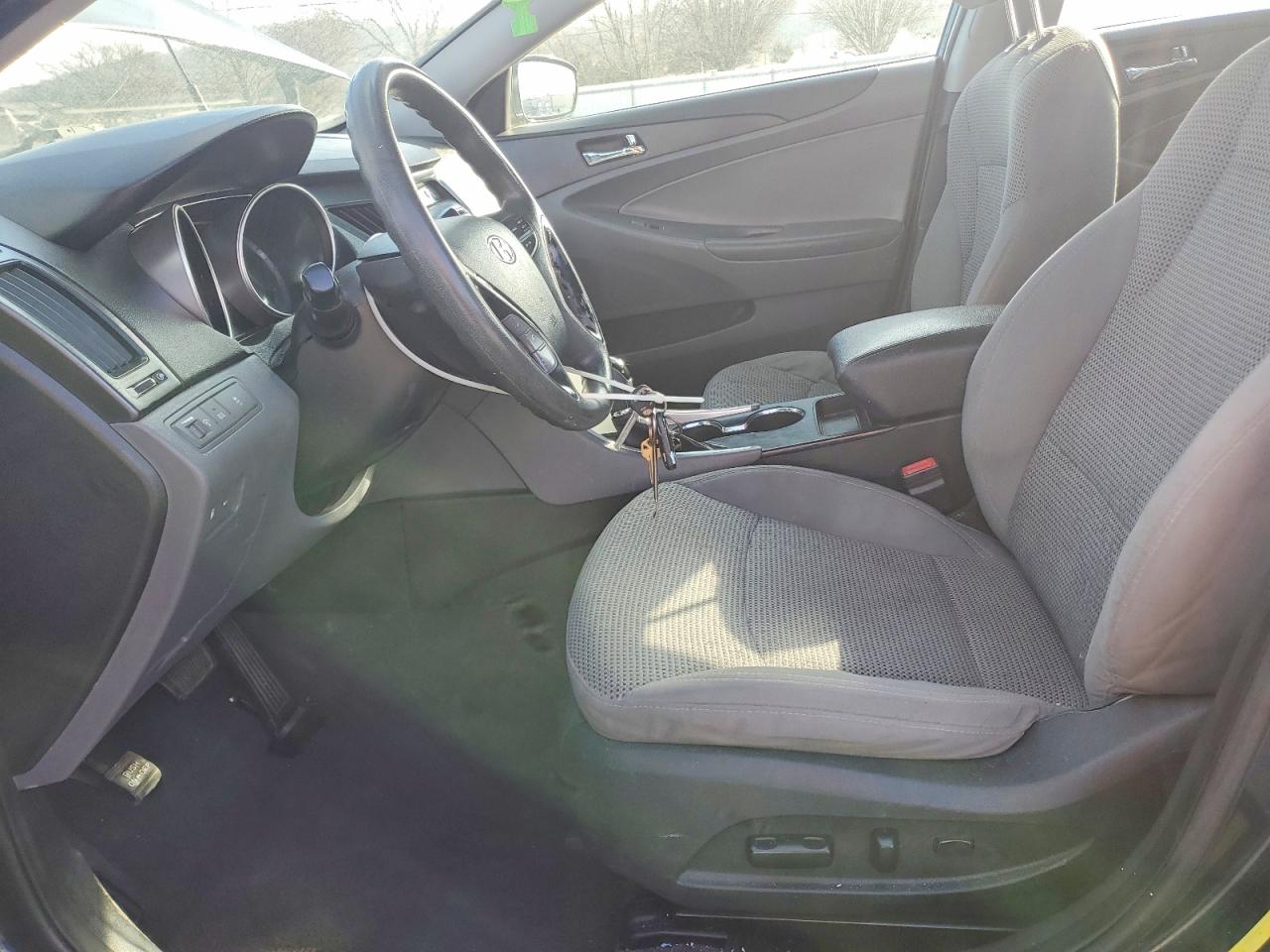 2012 HYUNDAI SONATA GLS photo 13