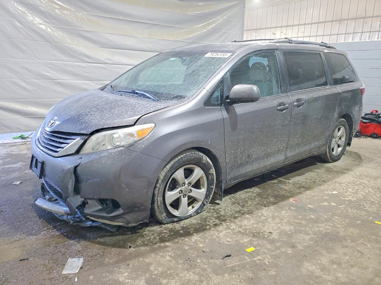 2017 TOYOTA SIENNA