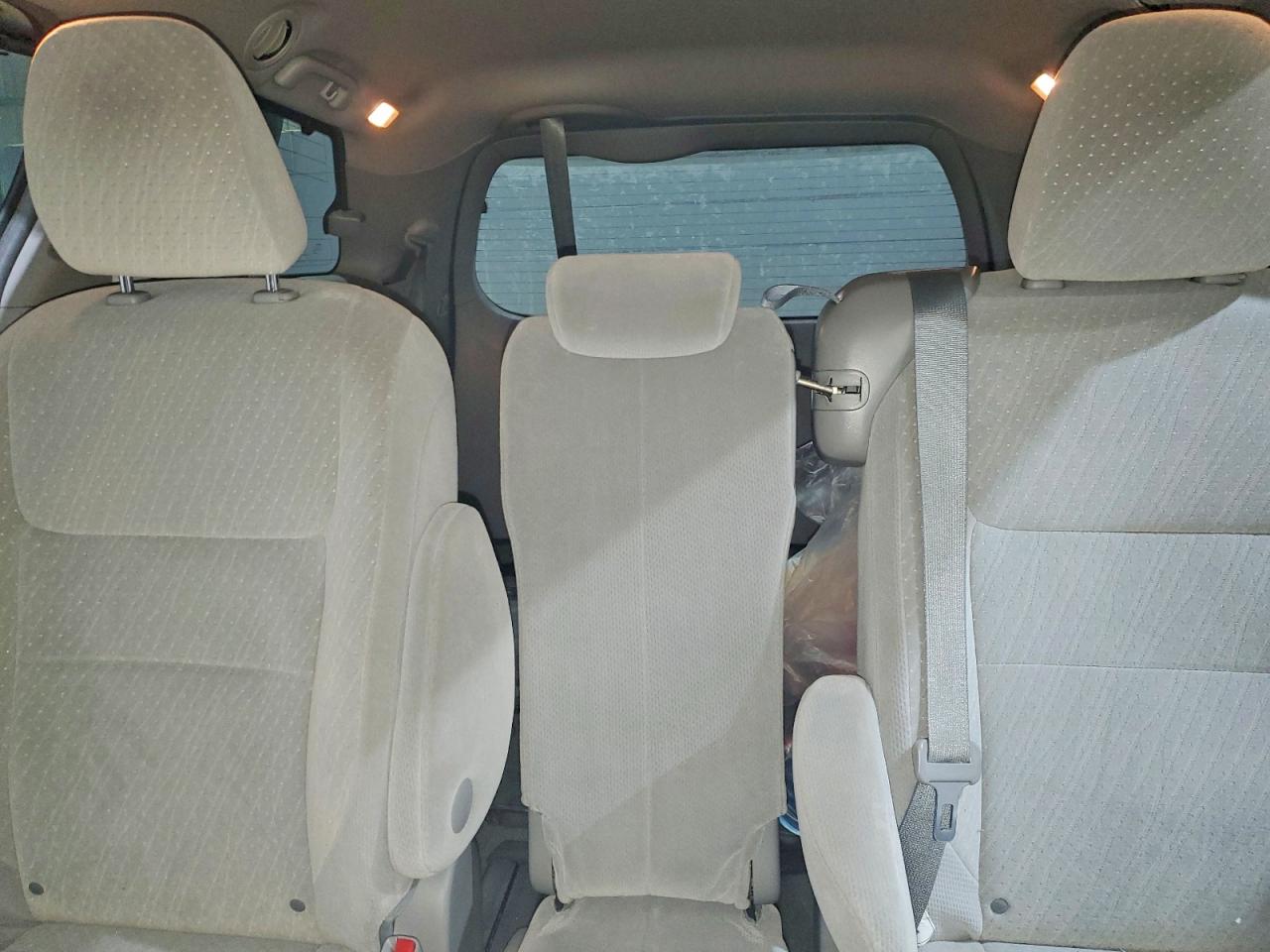 2017 TOYOTA SIENNA LE 8-PASSENGER photo 19