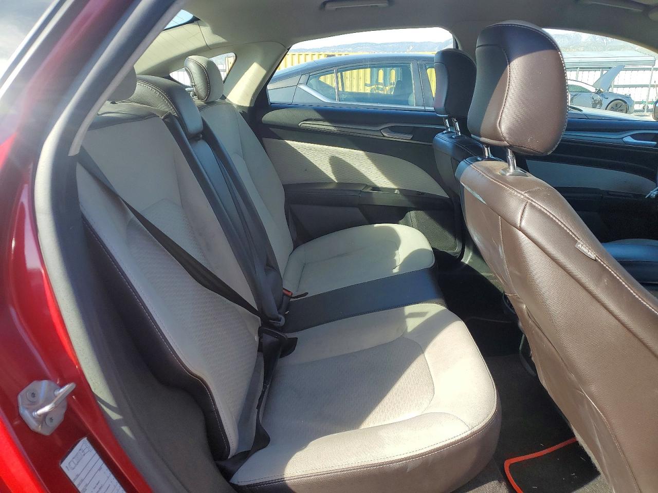 2020 FORD FUSION SE photo 19