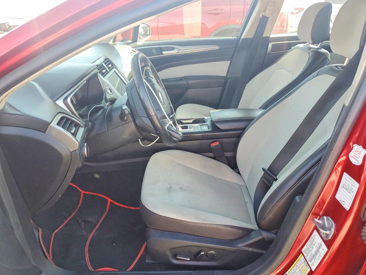 2020 FORD FUSION SE photo 13