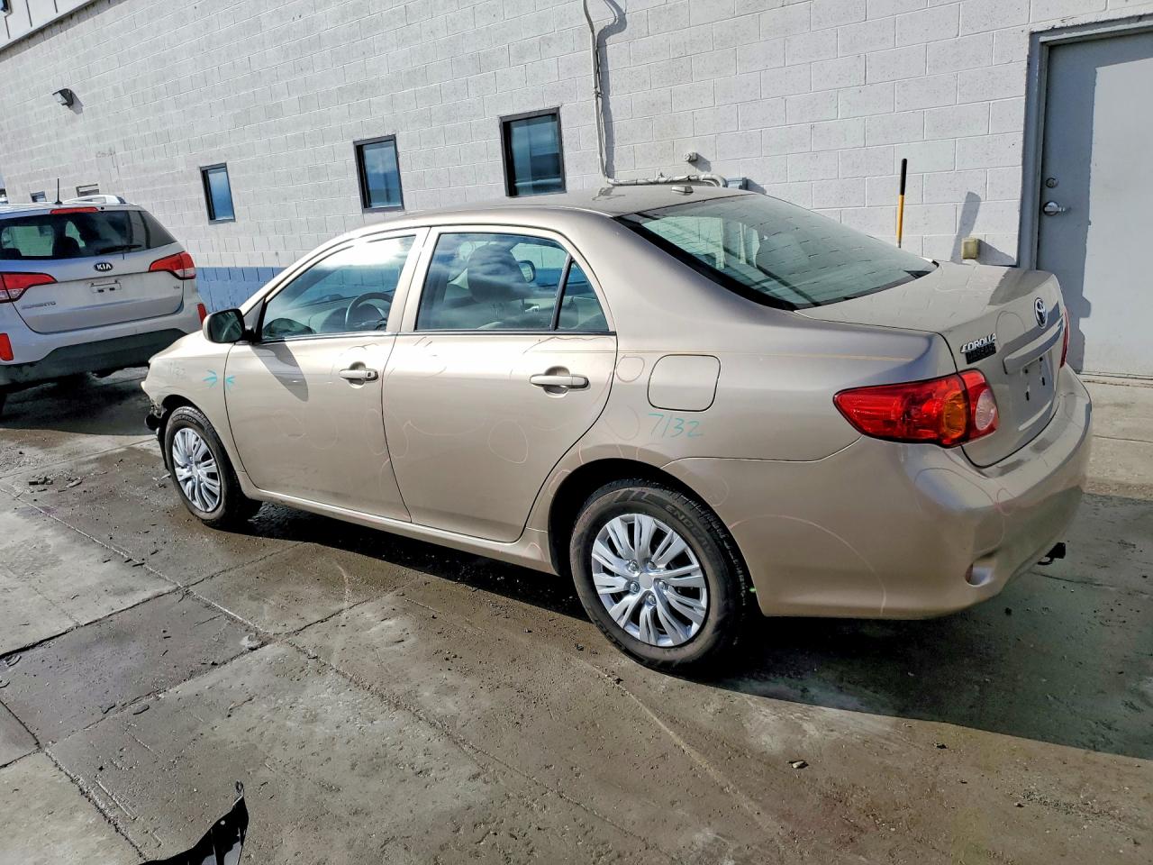 2009 TOYOTA COROLLA LE photo 2