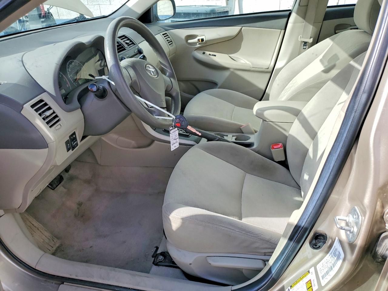 2009 TOYOTA COROLLA LE photo 7