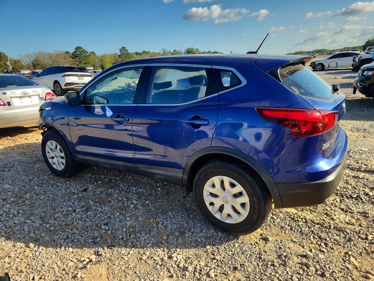 2019 NISSAN ROGUE SPORT S photo 2