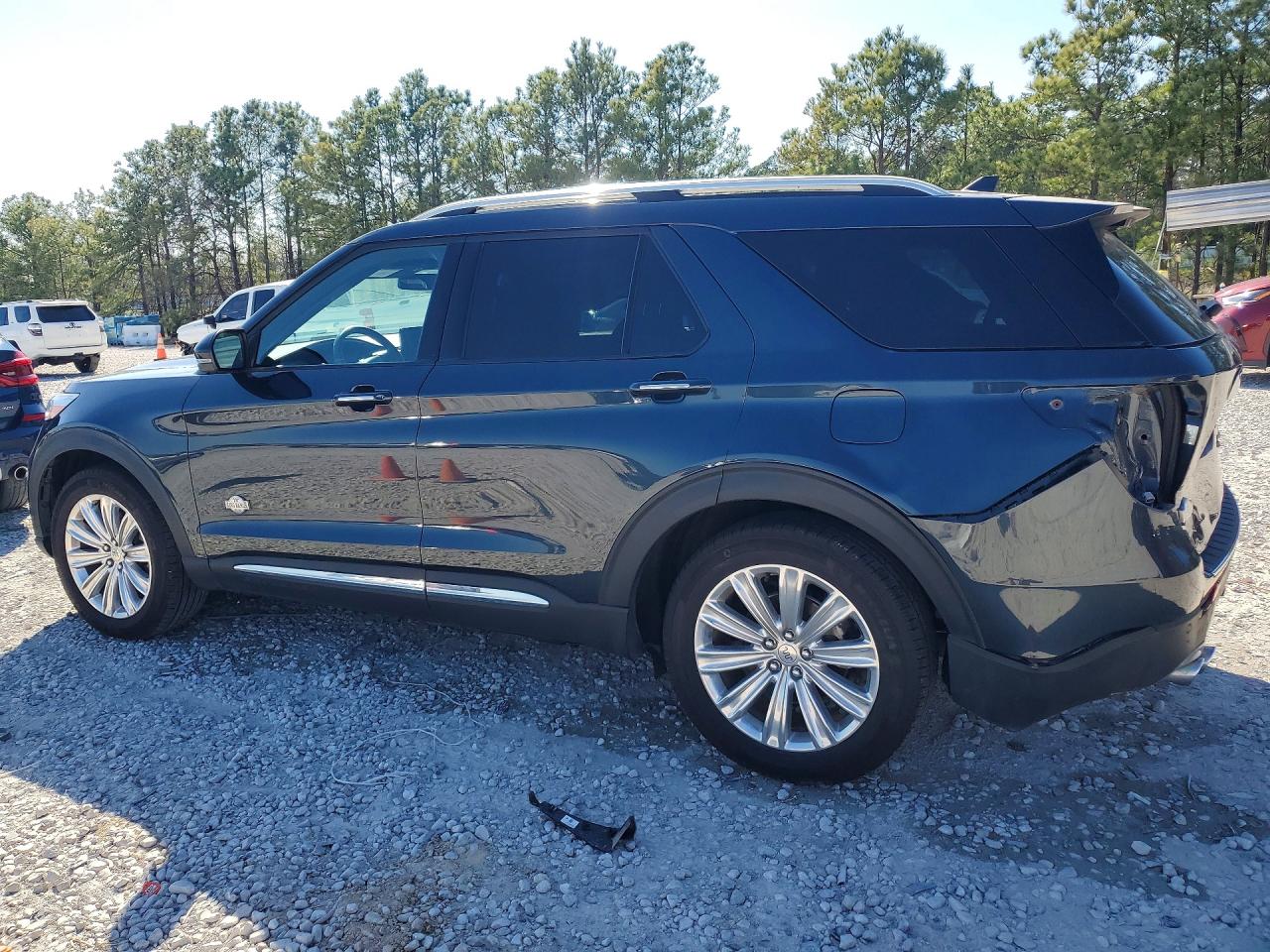 2024 FORD EXPLORER KING RANCH photo 3