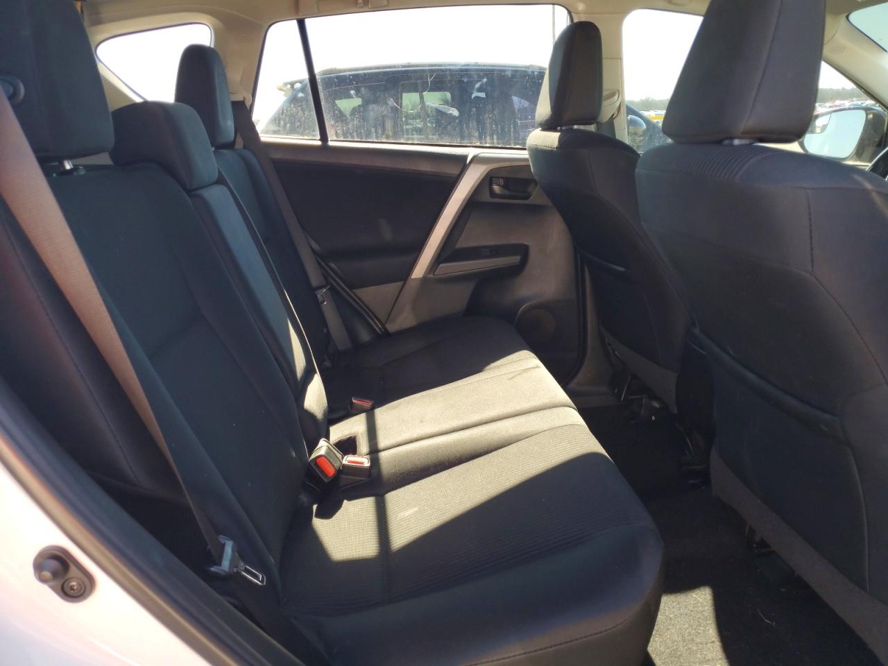 2017 TOYOTA RAV4 LE photo 31