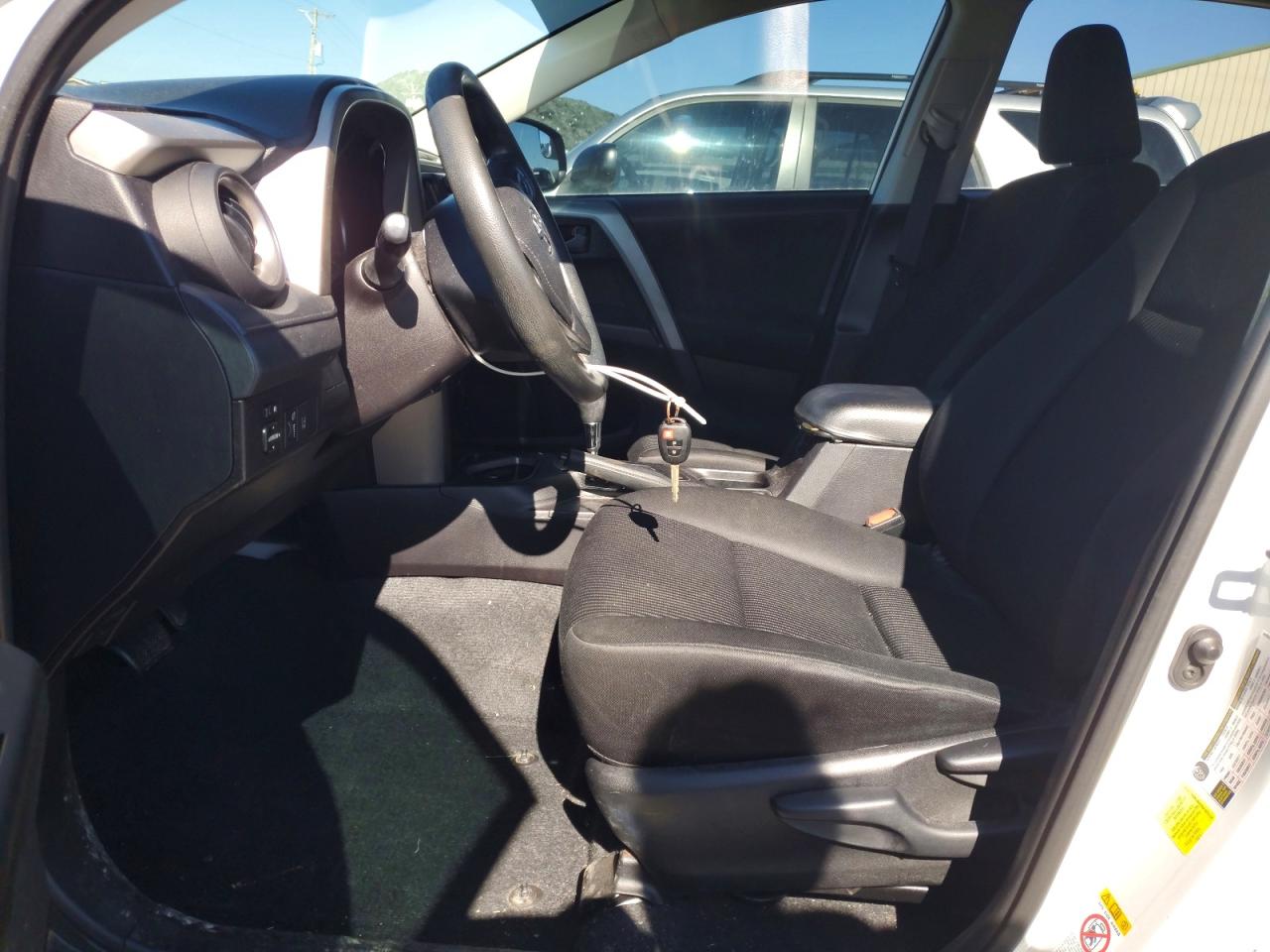 2017 TOYOTA RAV4 LE photo 19
