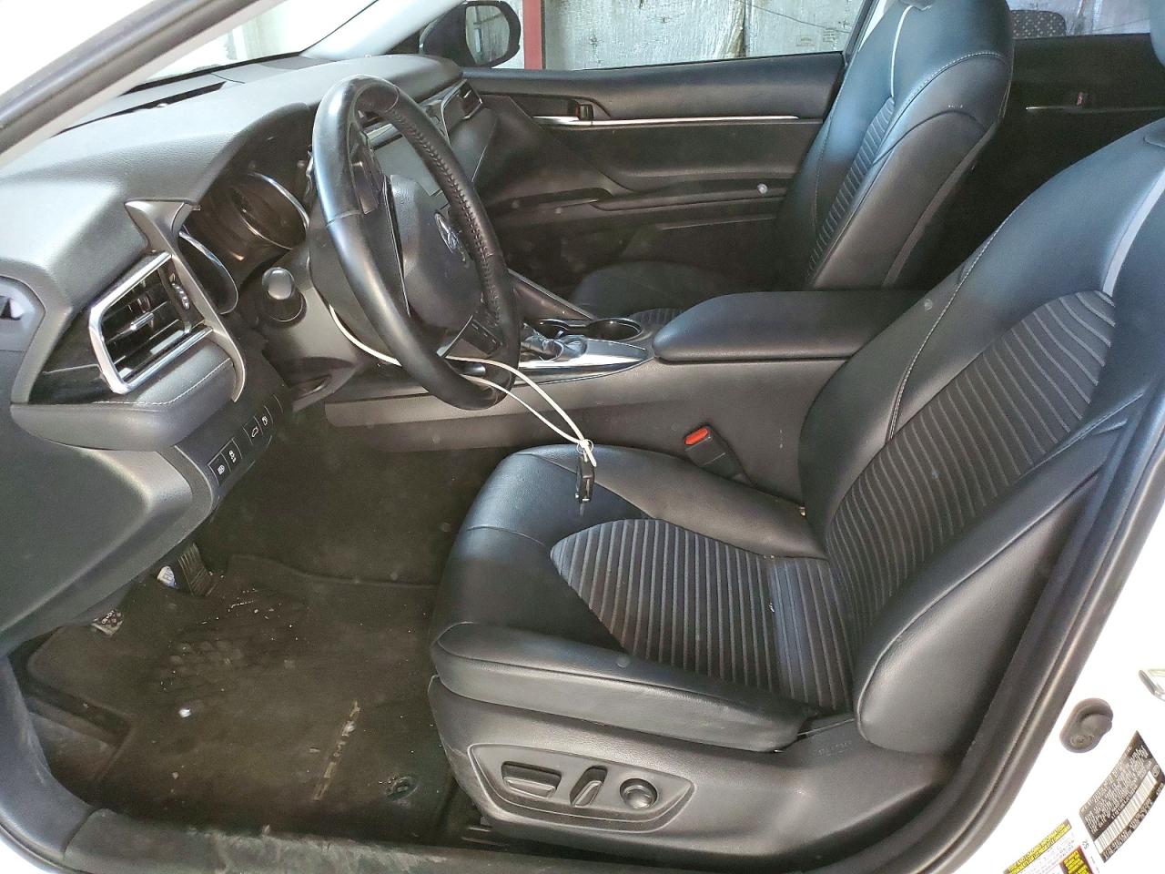 2018 TOYOTA CAMRY SE photo 13