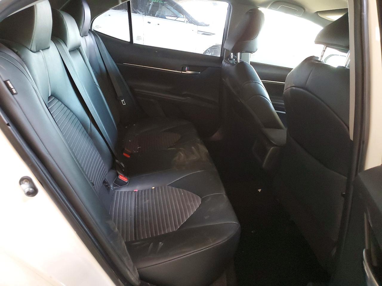 2018 TOYOTA CAMRY SE photo 19