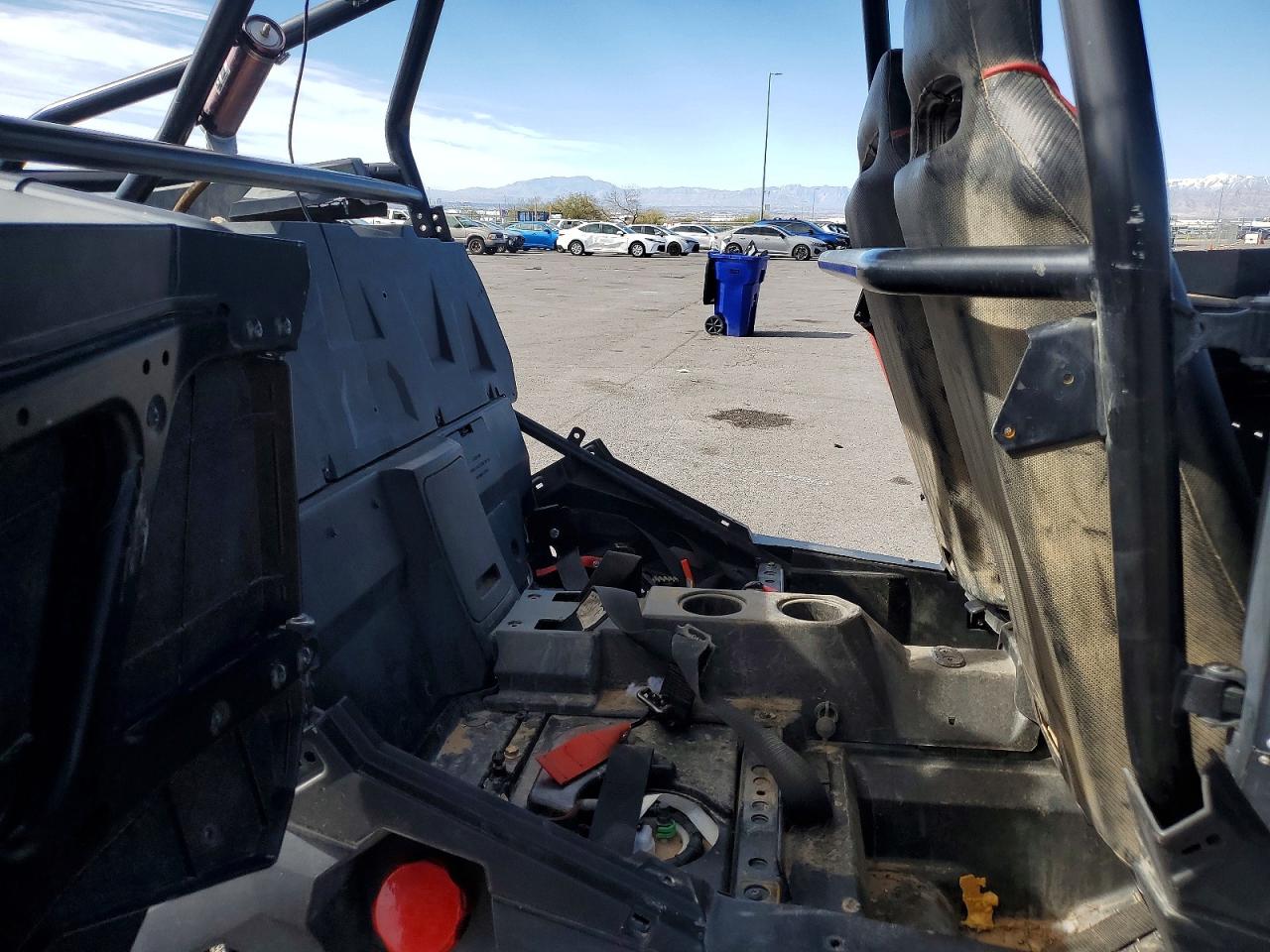 2015 POLARIS RZR UTILITY VEHICLE photo 11
