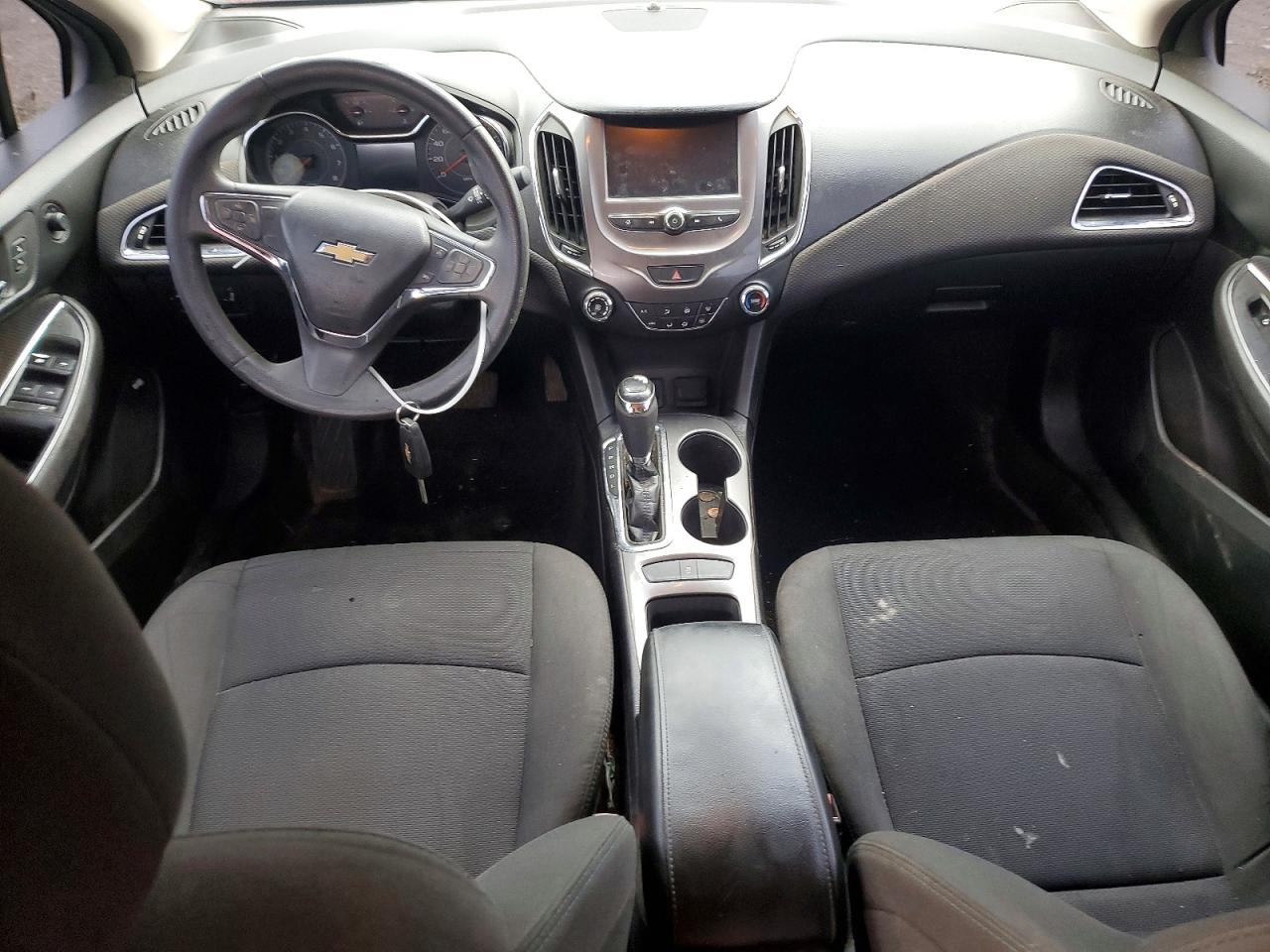 2017 CHEVROLET CRUZE LT photo 8