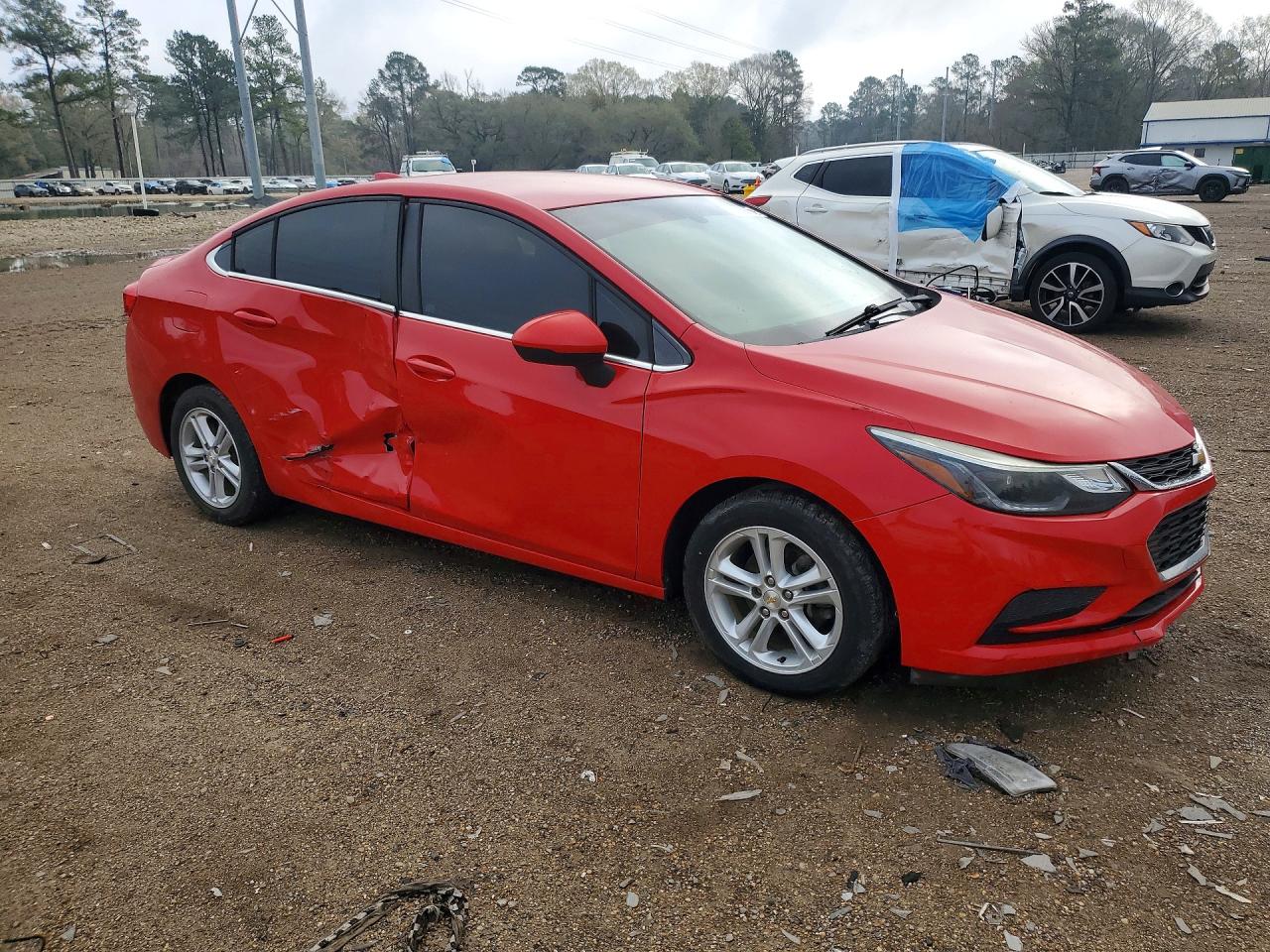 2017 CHEVROLET CRUZE LT photo 4