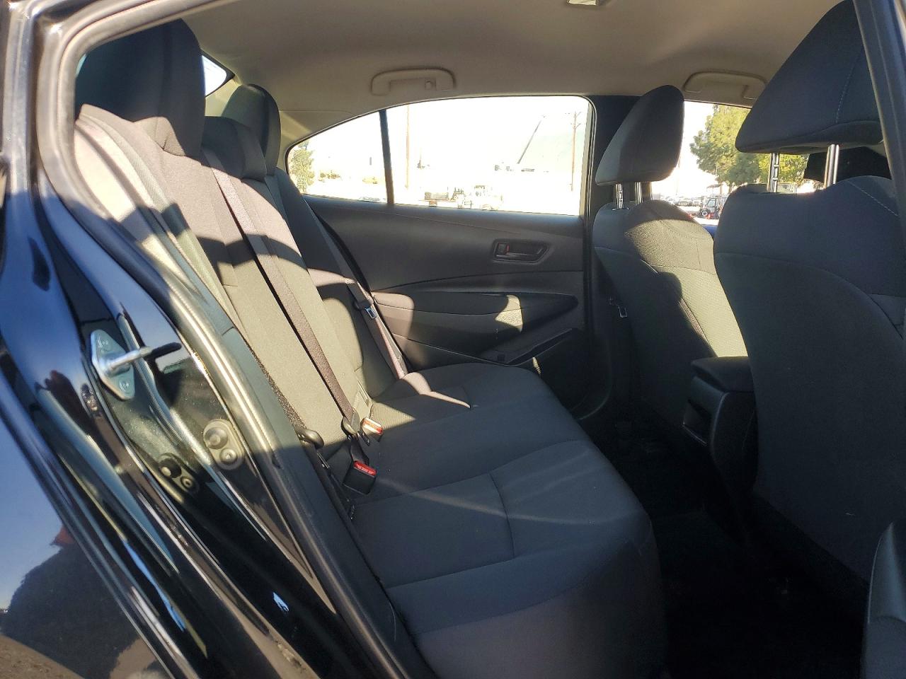 2022 TOYOTA COROLLA LE photo 19
