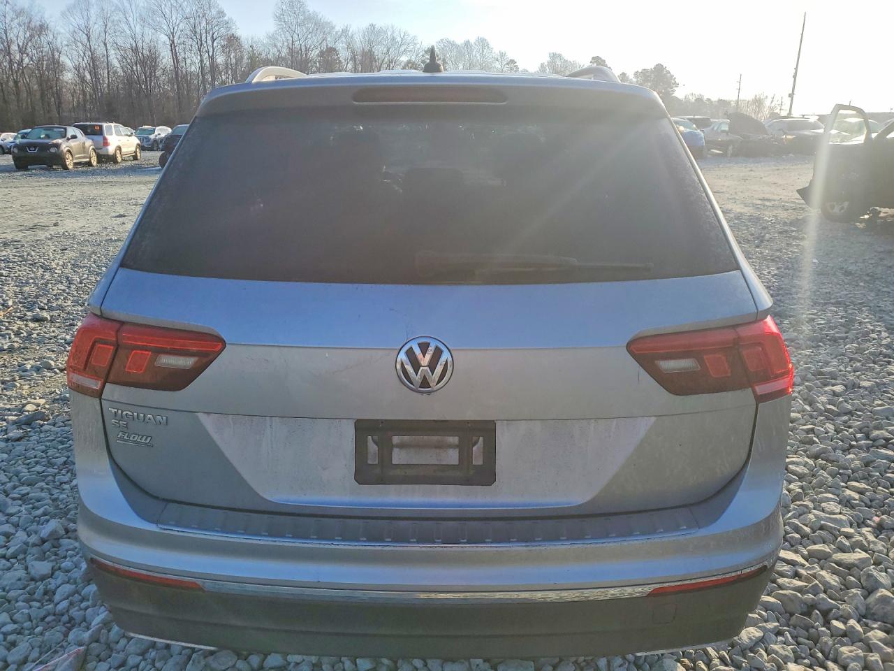 2021 VOLKSWAGEN TIGUAN photo 11