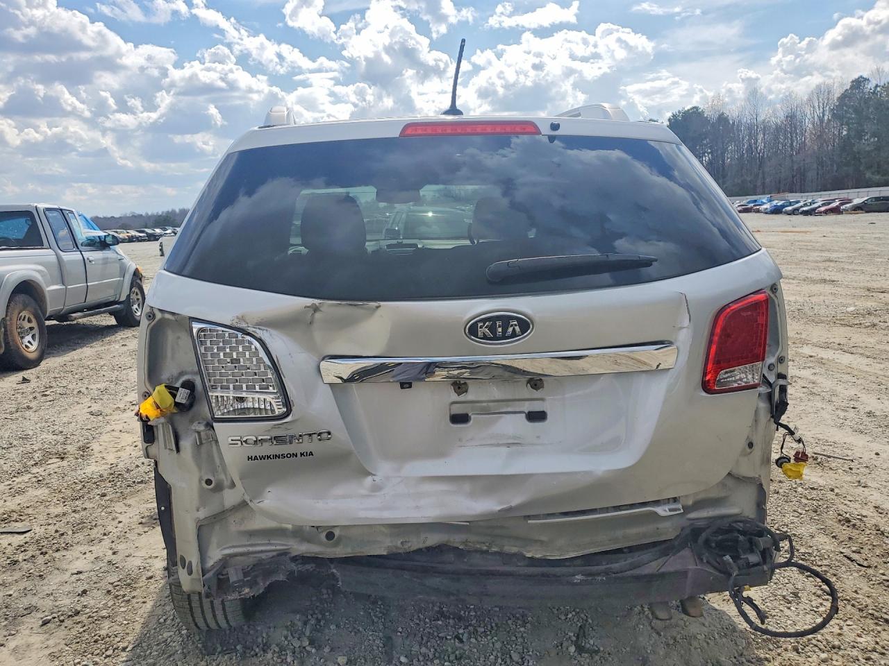 2011 KIA SORENTO LX photo 6