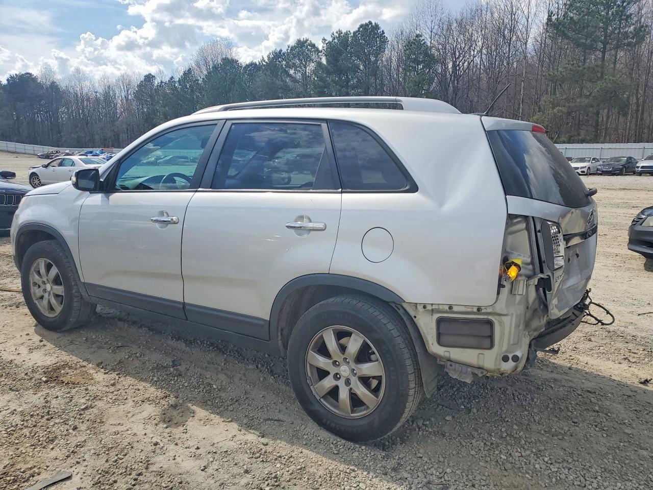 2011 KIA SORENTO LX photo 2