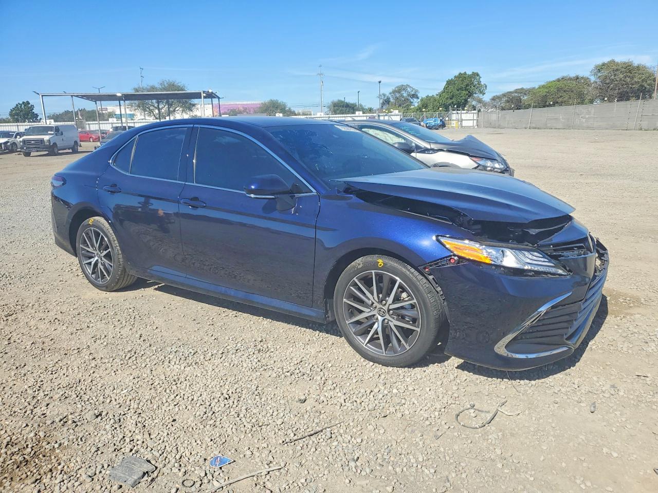 2021 TOYOTA CAMRY XLE photo 7