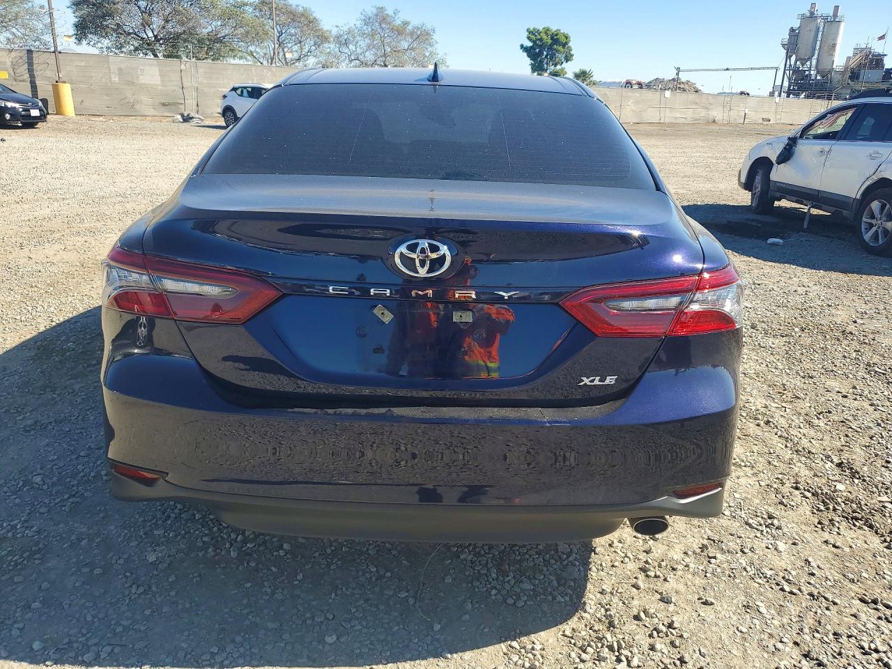 2021 TOYOTA CAMRY XLE photo 11