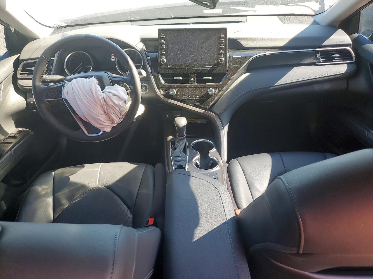 2021 TOYOTA CAMRY XLE photo 15