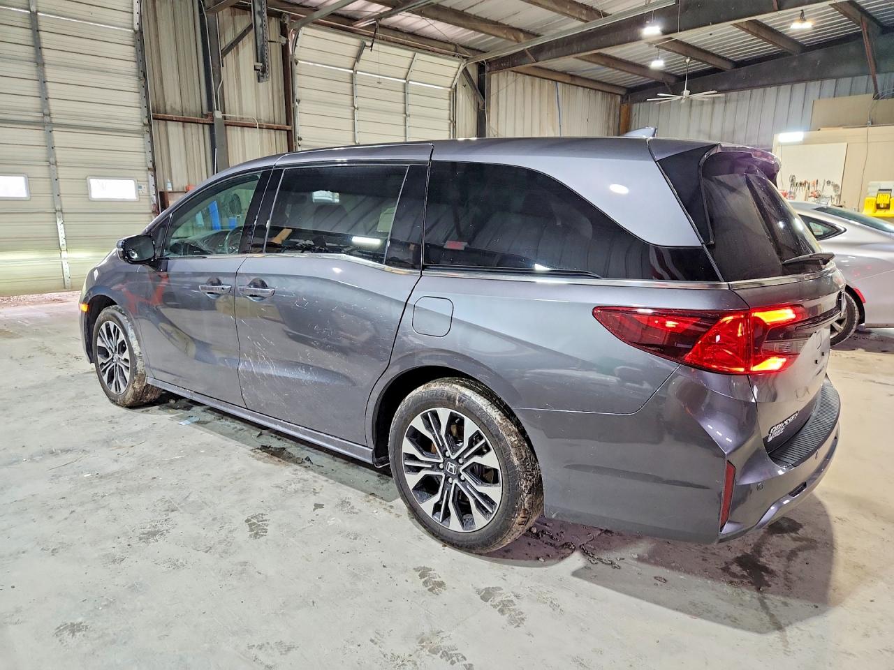2025 HONDA ODYSSEY ELITE photo 3