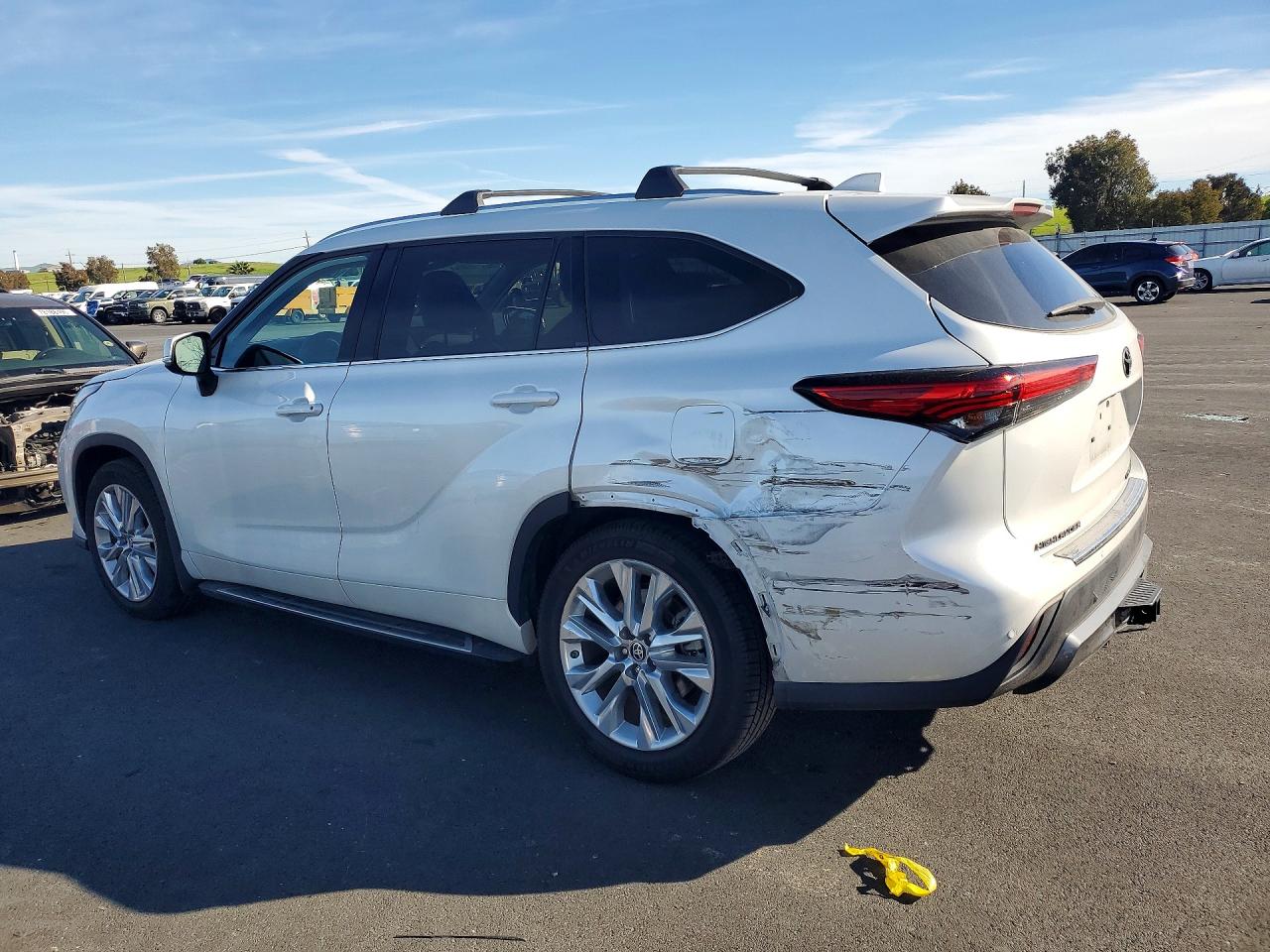 2022 TOYOTA HIGHLANDER LIMITED photo 3