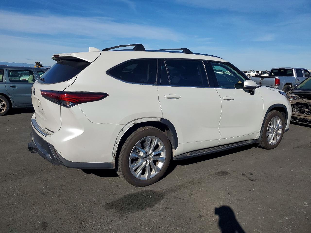 2022 TOYOTA HIGHLANDER LIMITED photo 5