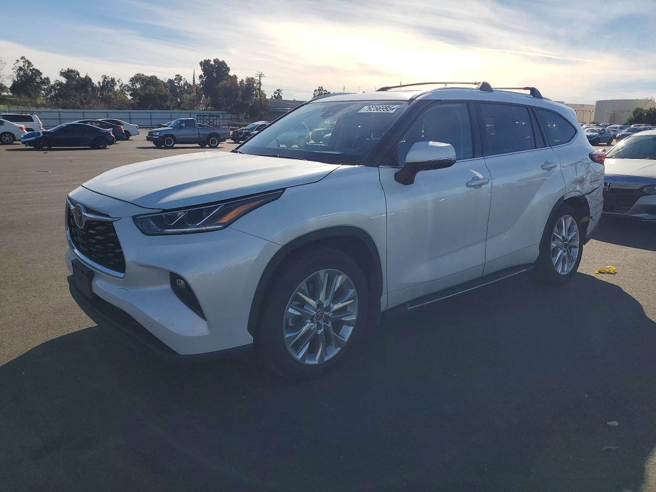 2022 TOYOTA HIGHLANDER