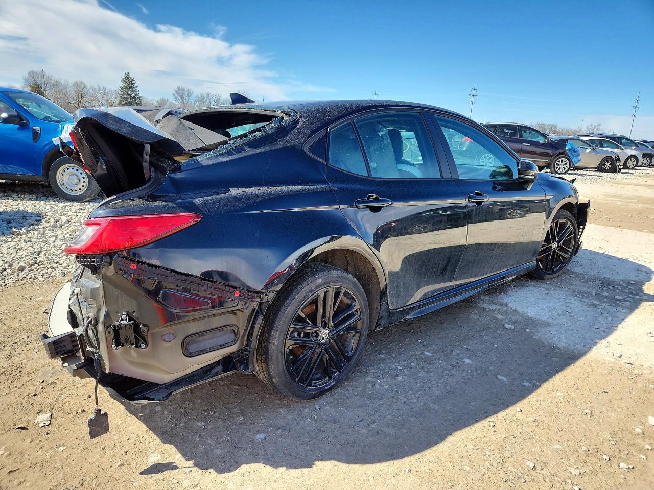 2025 TOYOTA CAMRY SE photo 5