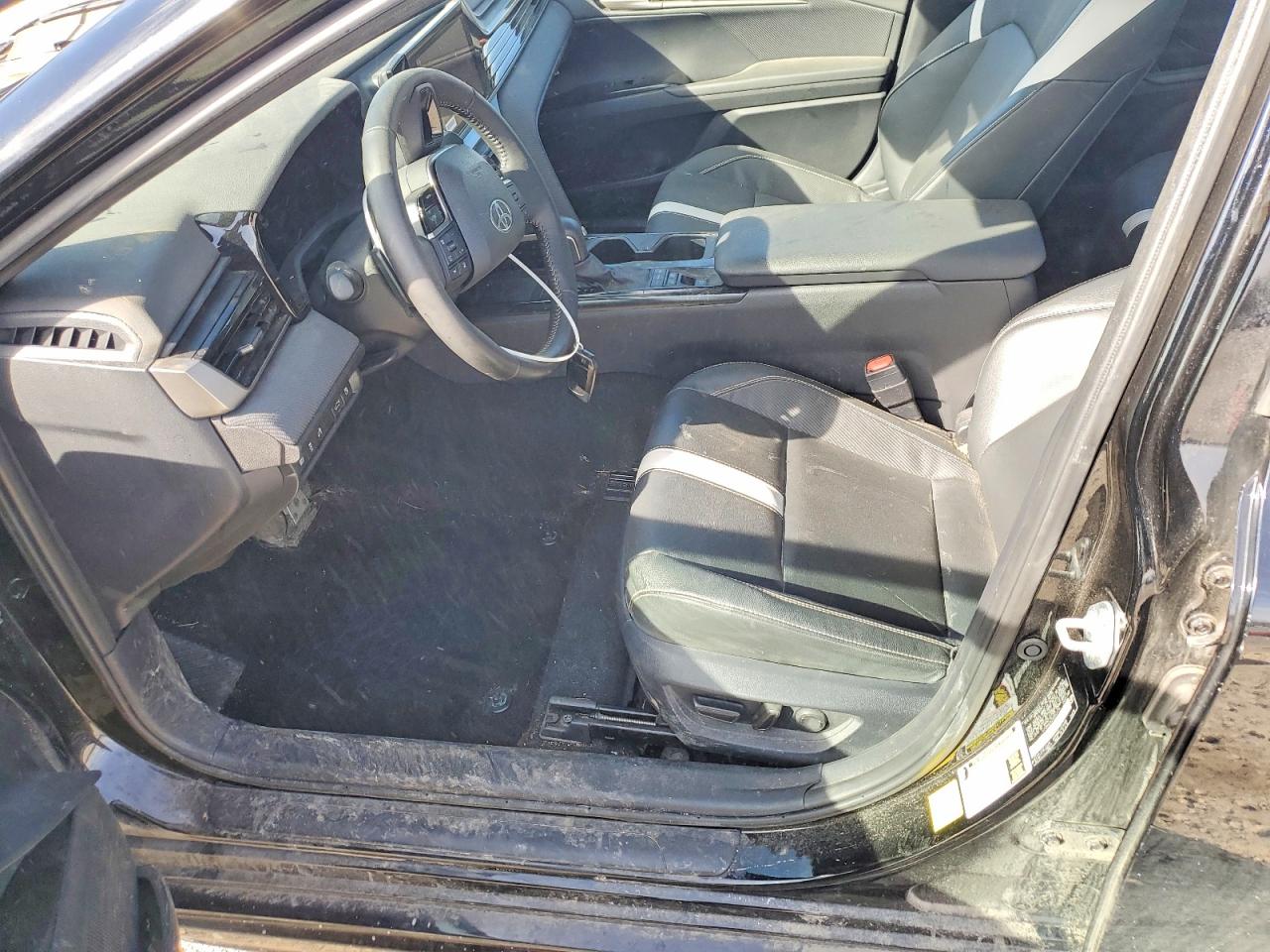 2025 TOYOTA CAMRY SE photo 13