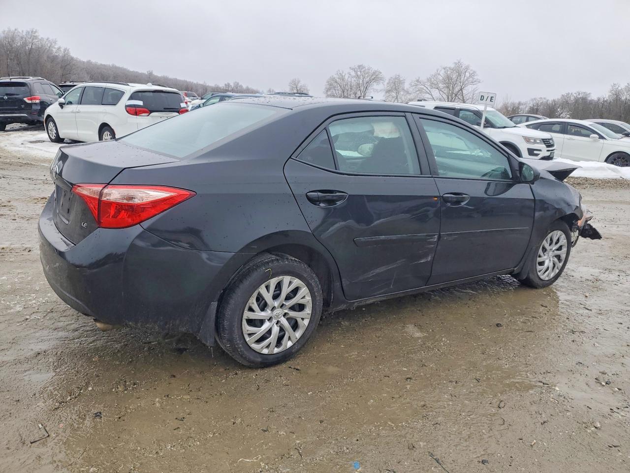 2017 TOYOTA COROLLA LE photo 5